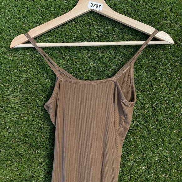 AGOLDE Spaghetti V-Strap Bodysuit in Toffee Size X-Small - Picture 9 of 9